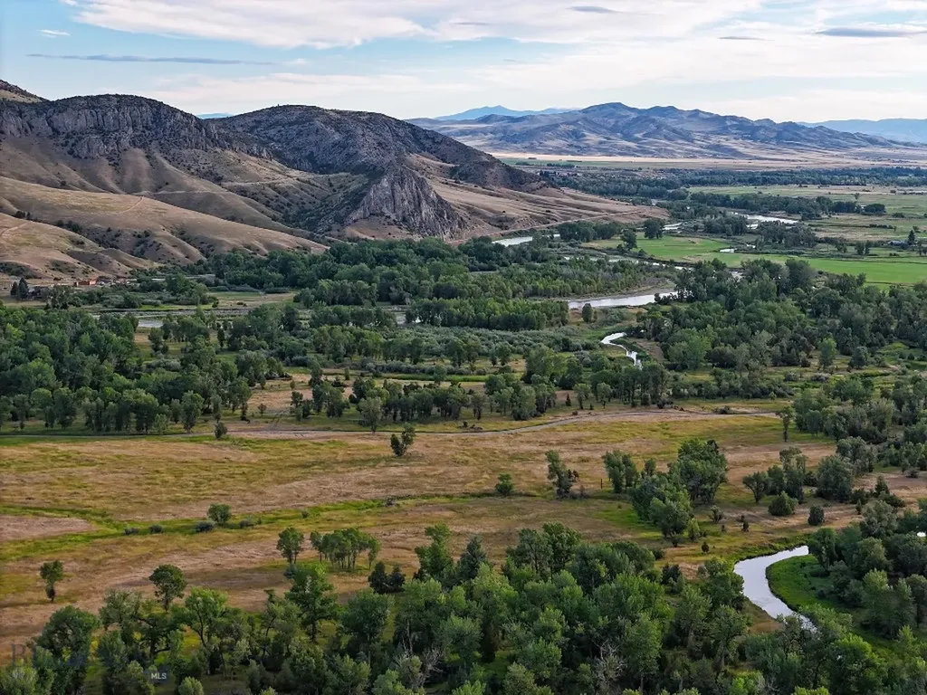5211 Old Yellowstone Trail Three Forks MT 59752