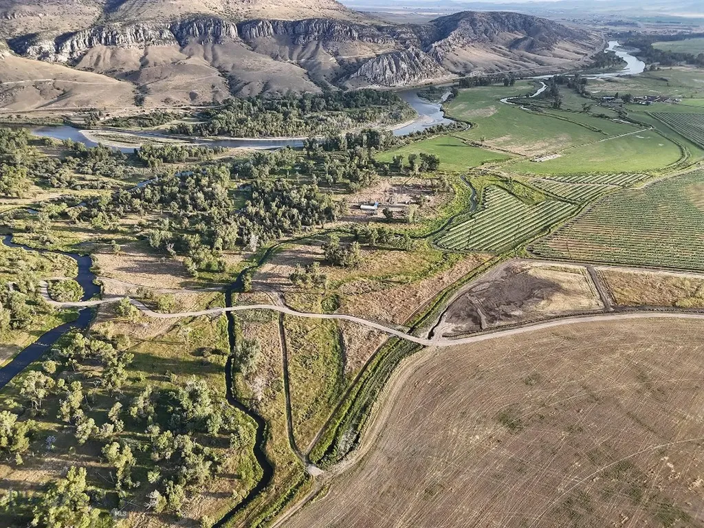 5211 Old Yellowstone Trail Three Forks MT 59752