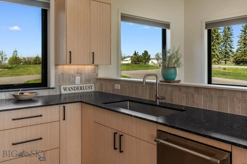 20 Prairie Falcon Lane Belgrade MT 59714