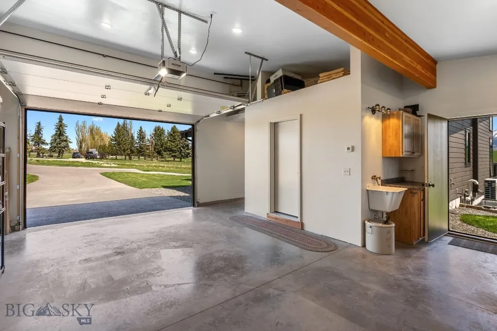 20 Prairie Falcon Lane Belgrade MT 59714