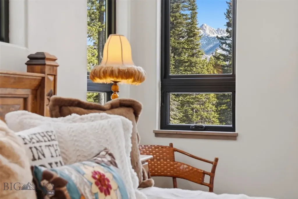 11 Speaking Eagle Big Sky MT 59716