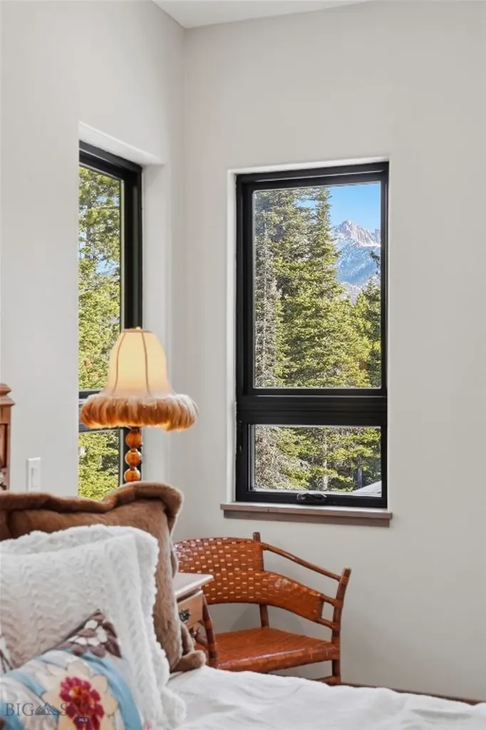 11 Speaking Eagle Big Sky MT 59716
