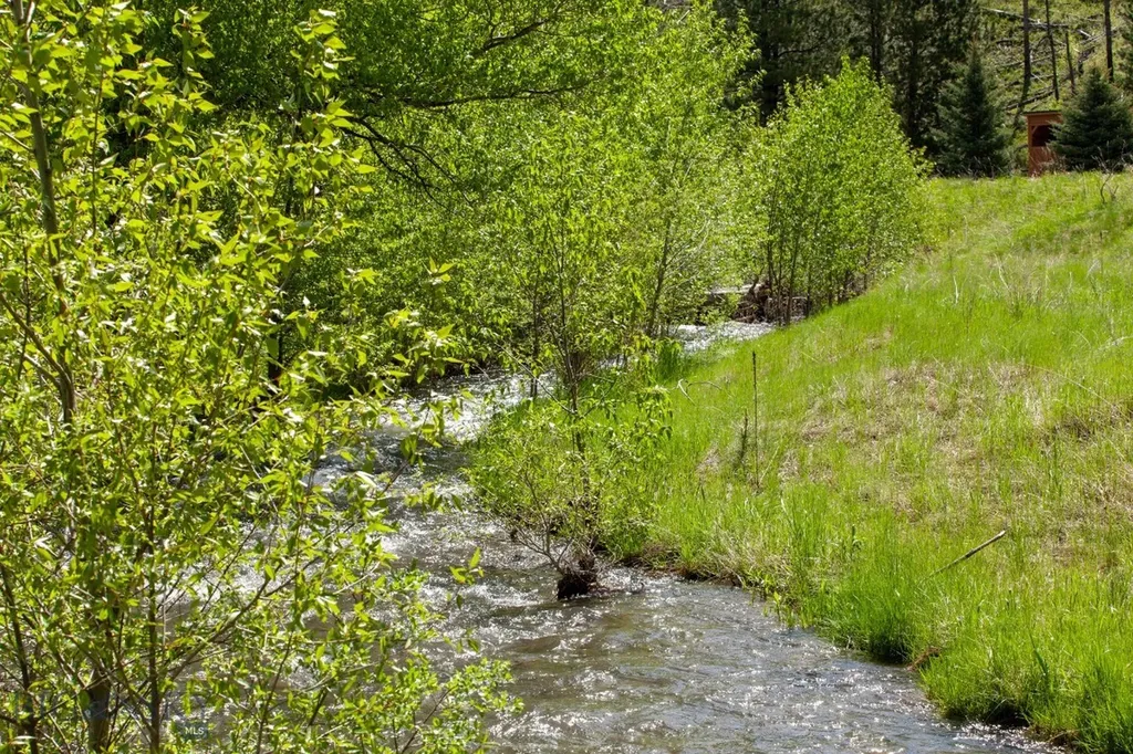 101 W Bridger Creek Road Big Timber MT 59011