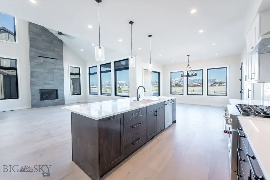 138 Creekbank Loop Bozeman MT 59718