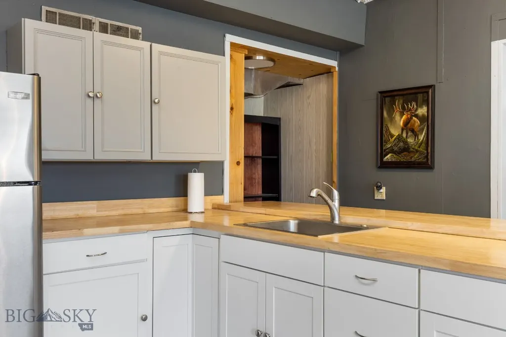 2325 Mount Highway 287 Alder MT 59710