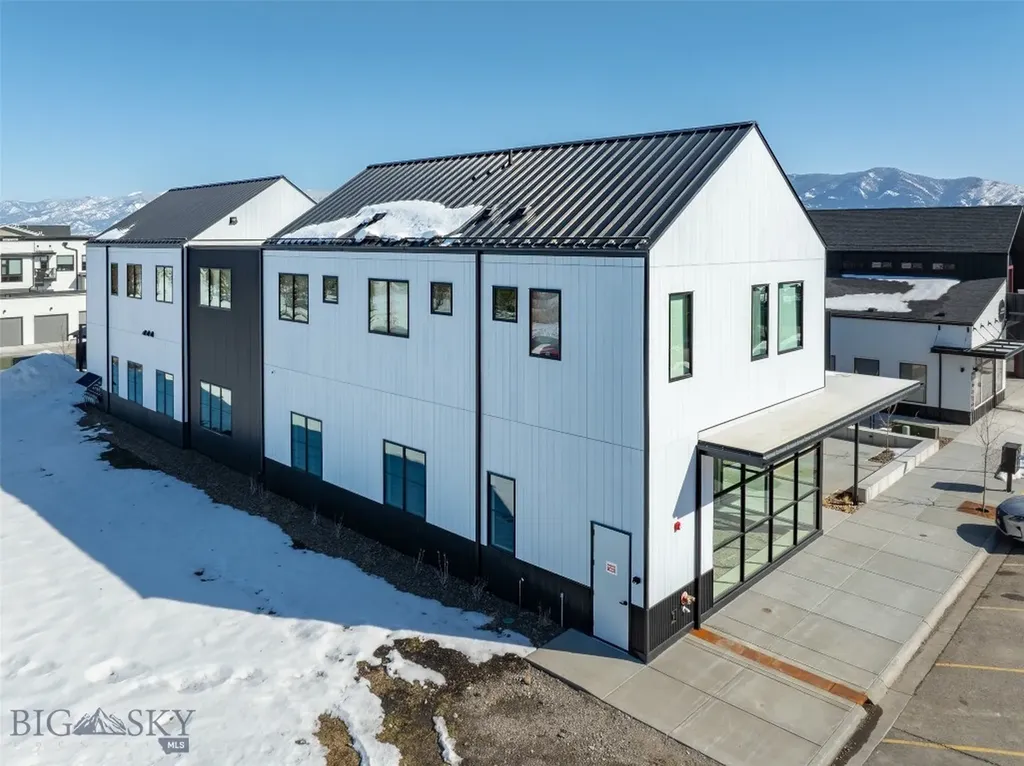 3753 Equestrian Lane Bozeman MT 59718