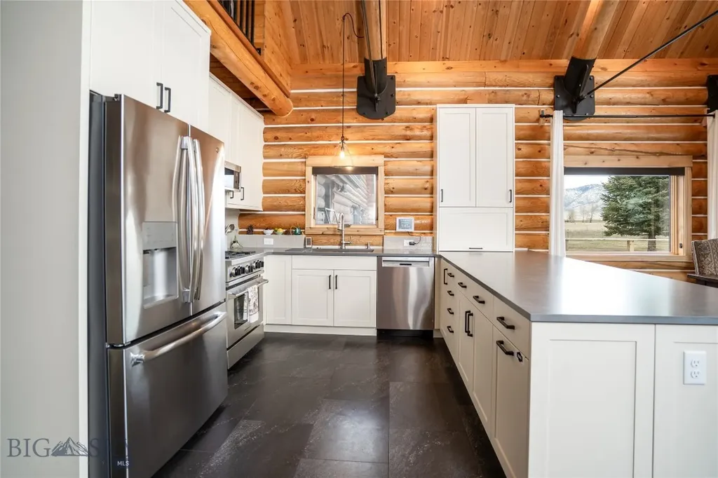 3033 Wes Davis Road Belgrade MT 59714