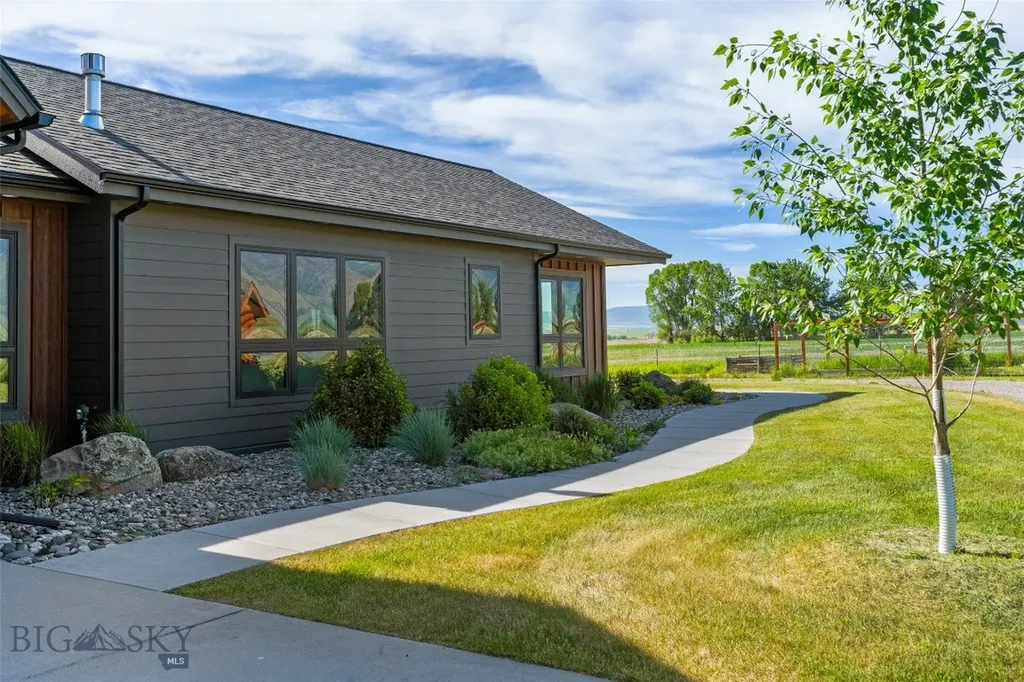 3033 Wes Davis Road Belgrade MT 59714