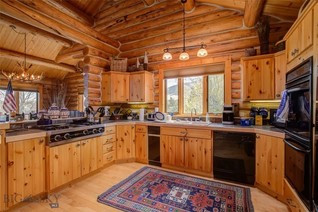 198 Meeteetse Trail Road Red Lodge MT 59068