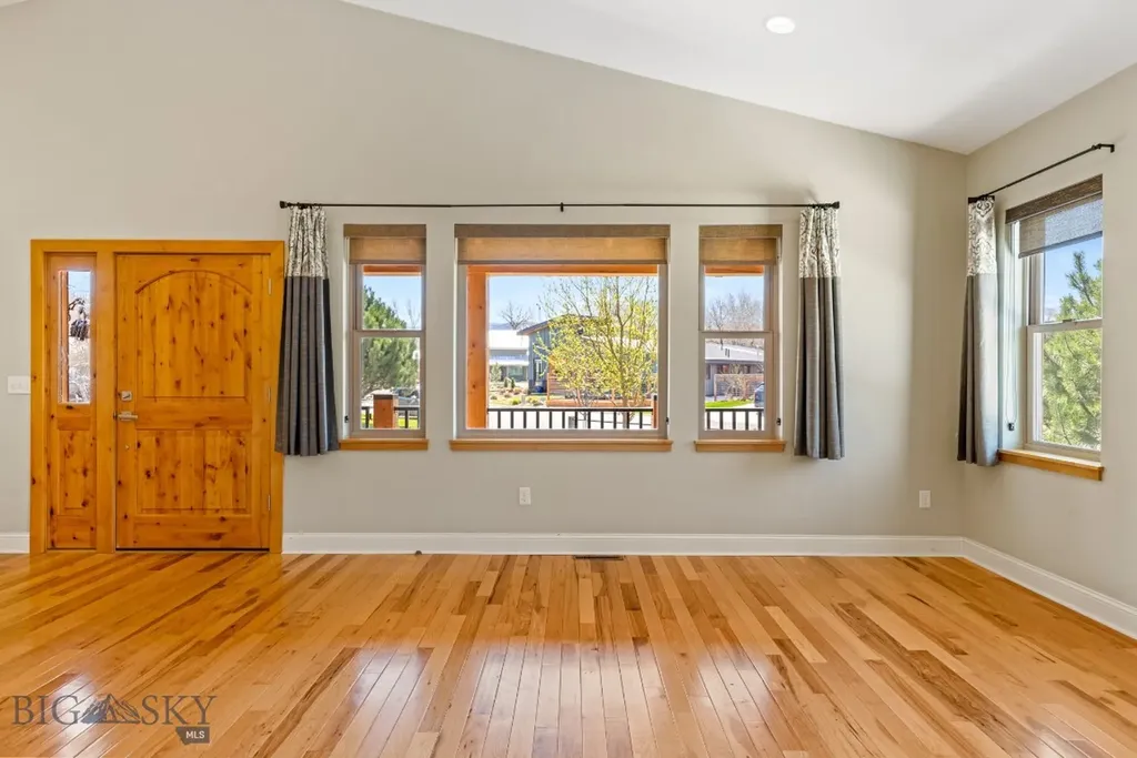 201 Little Creek Bend Livingston MT 59047