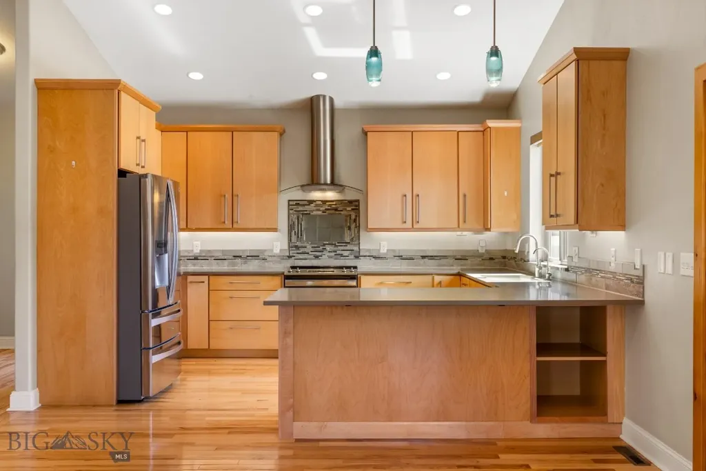 201 Little Creek Bend Livingston MT 59047