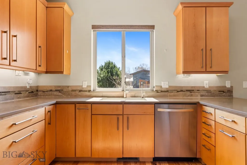 201 Little Creek Bend Livingston MT 59047
