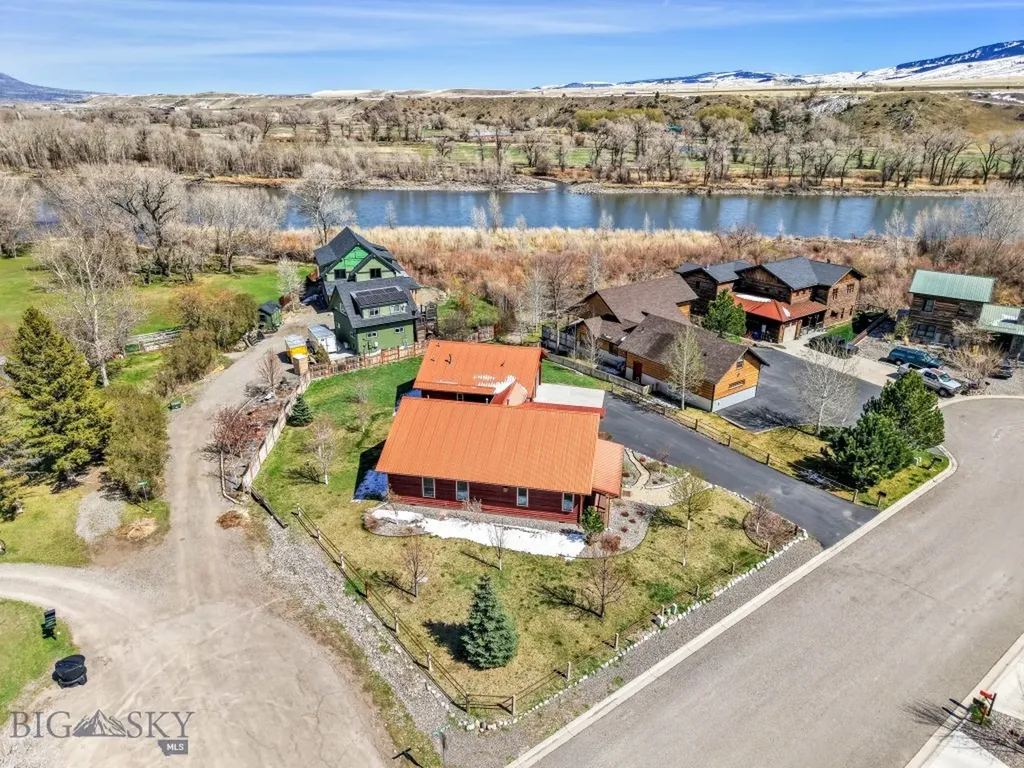 201 Little Creek Bend Livingston MT 59047
