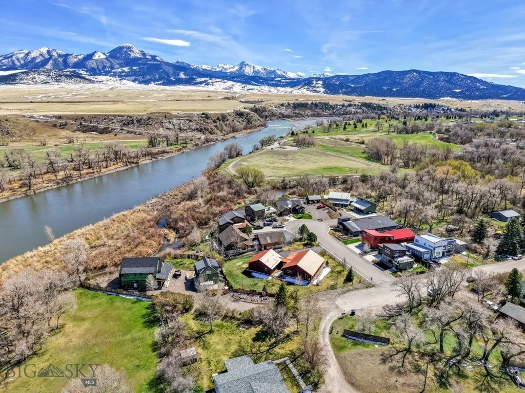 201 Little Creek Bend Livingston MT 59047