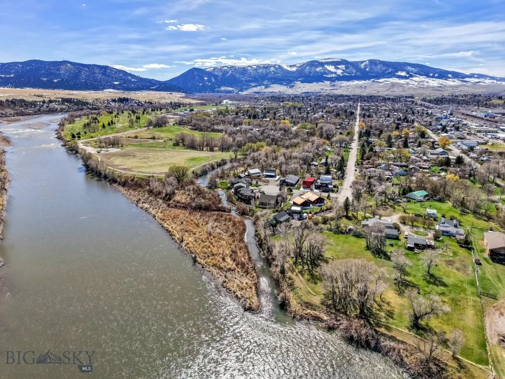 201 Little Creek Bend Livingston MT 59047