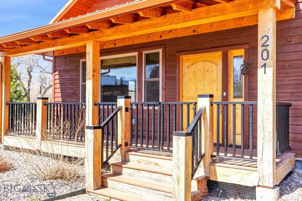 201 Little Creek Bend Livingston MT 59047