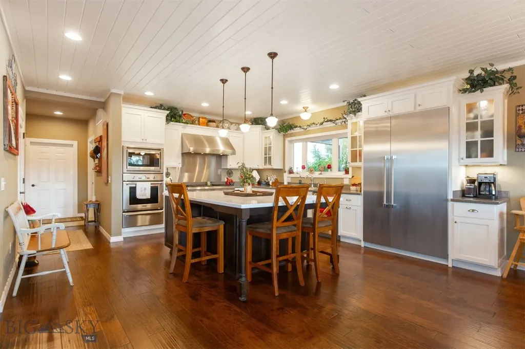 46 Rapelje Road Big Timber MT 59011
