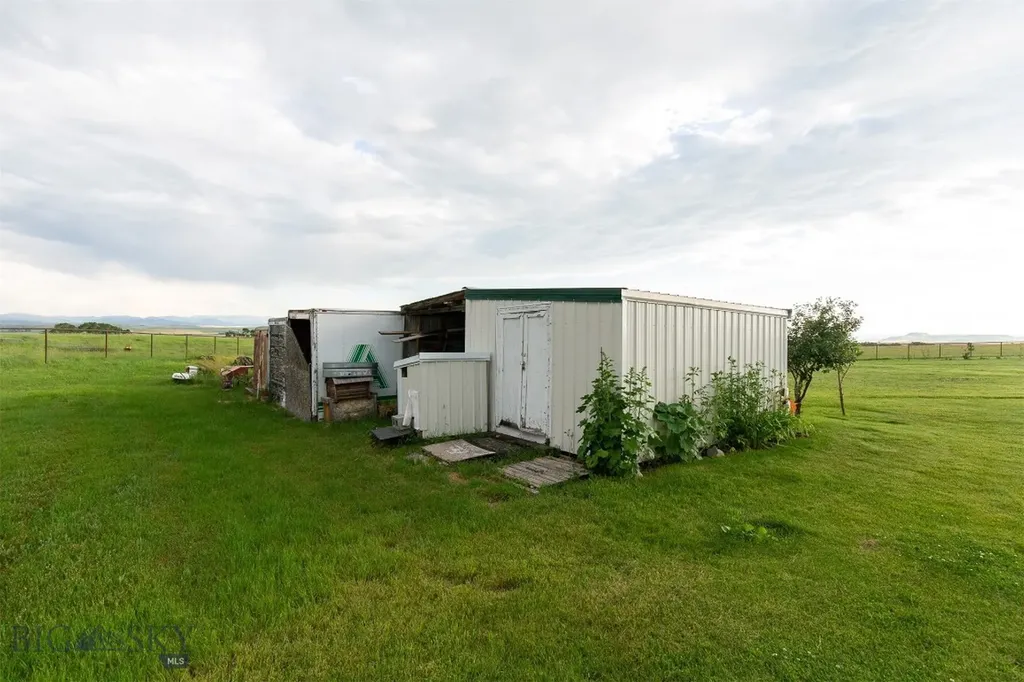46 Rapelje Road Big Timber MT 59011