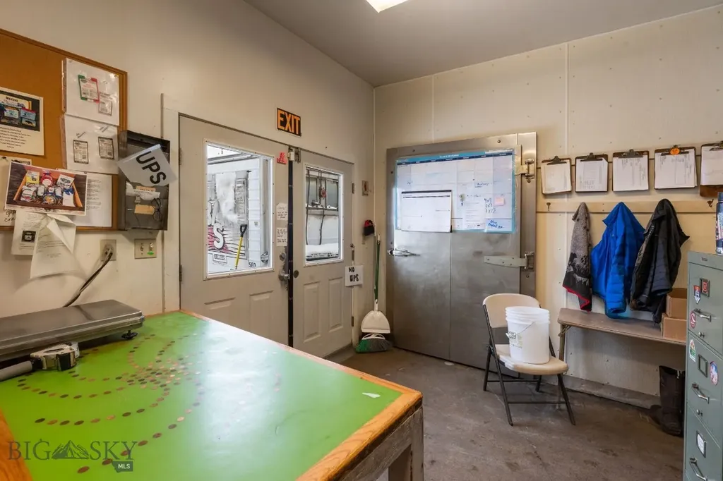 6410 Jackrabbit Lane Belgrade MT 59714