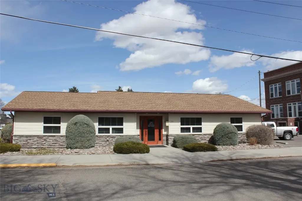 221 E Reeder Dillon MT 59725