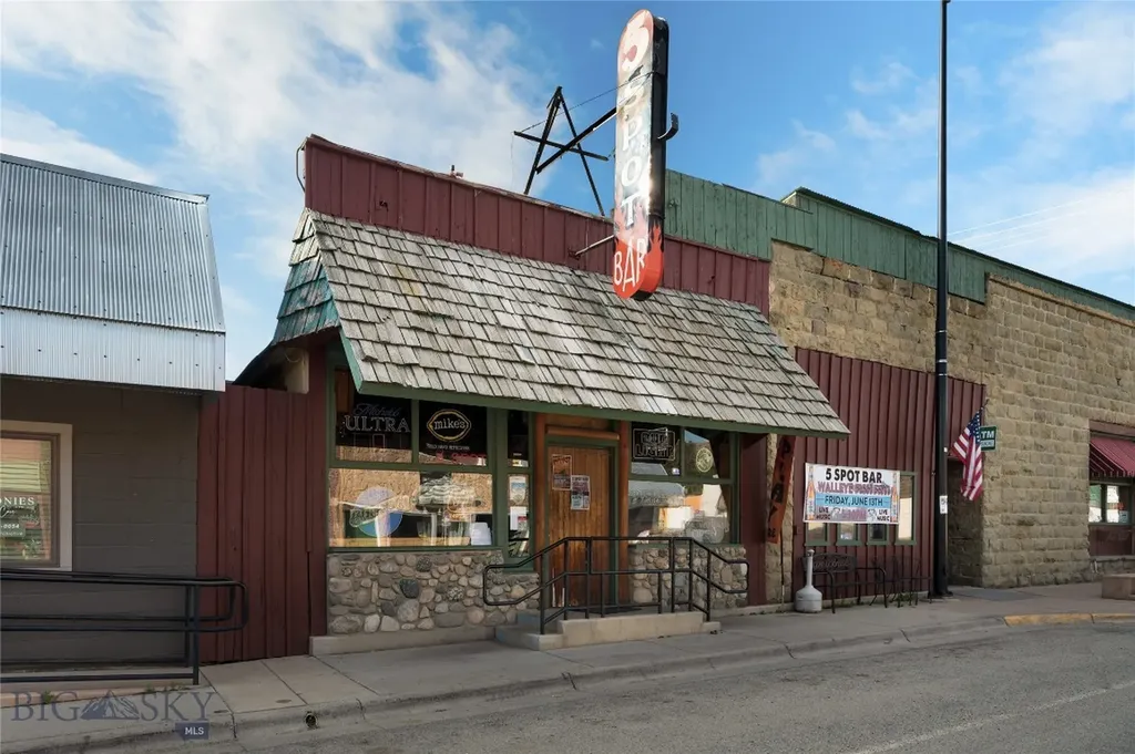 3 N Woodard Avenue Absarokee MT 59001