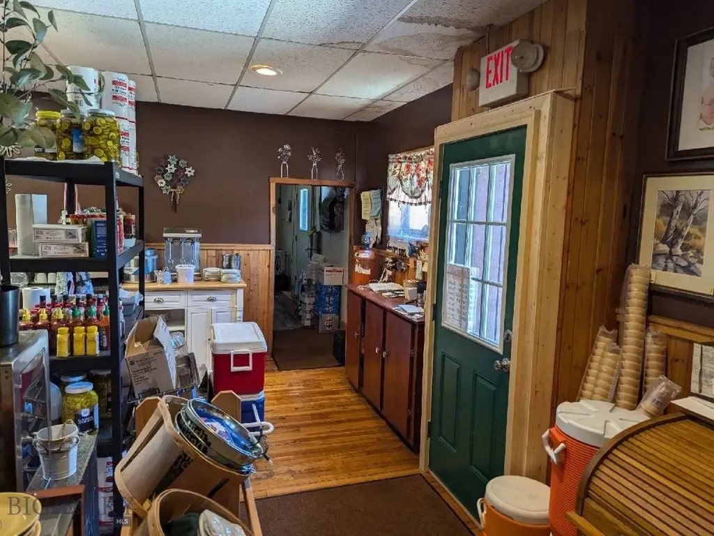 3 N Woodard Avenue Absarokee MT 59001