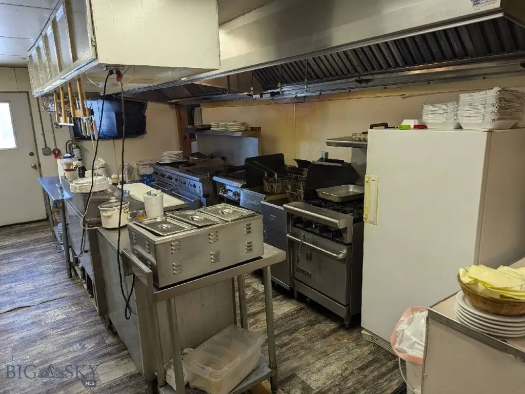 3 N Woodard Avenue Absarokee MT 59001