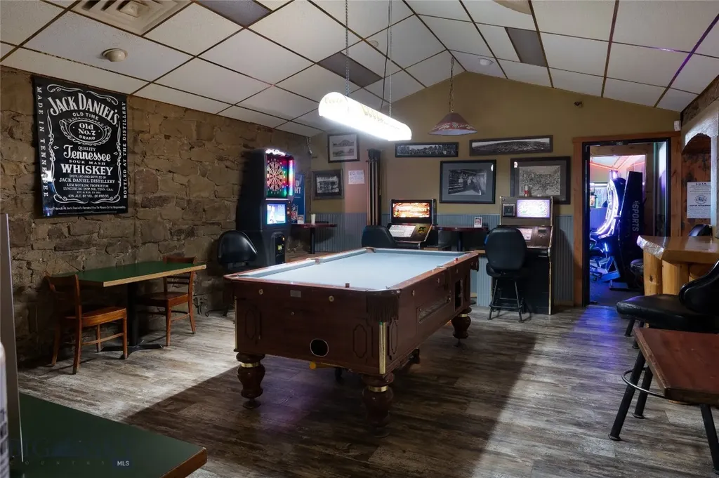 3 N Woodard Avenue Absarokee MT 59001