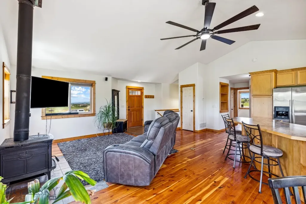 418 May Lane Belgrade MT 59714