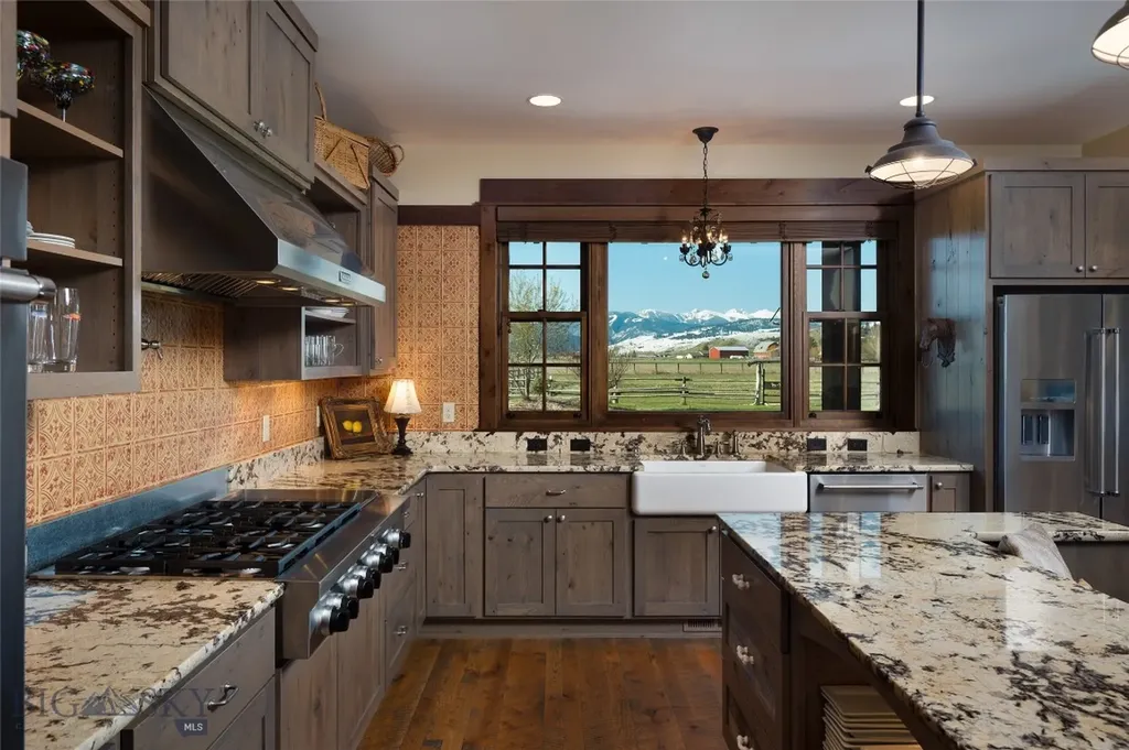 1400 Cottontail Road Gallatin Gateway MT 59730