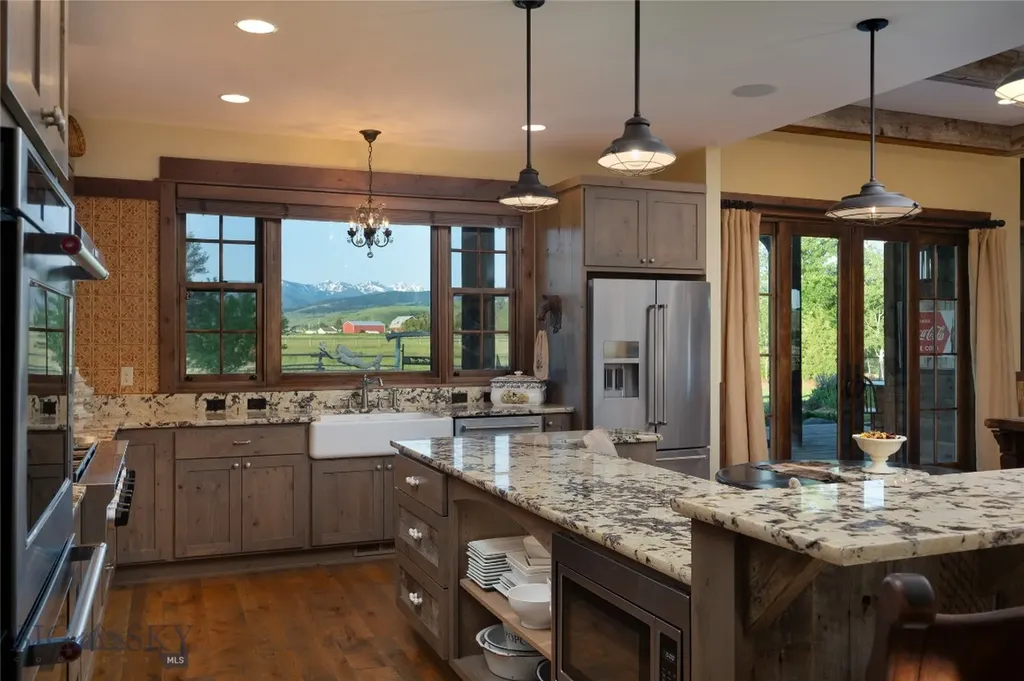 1400 Cottontail Road Gallatin Gateway MT 59730