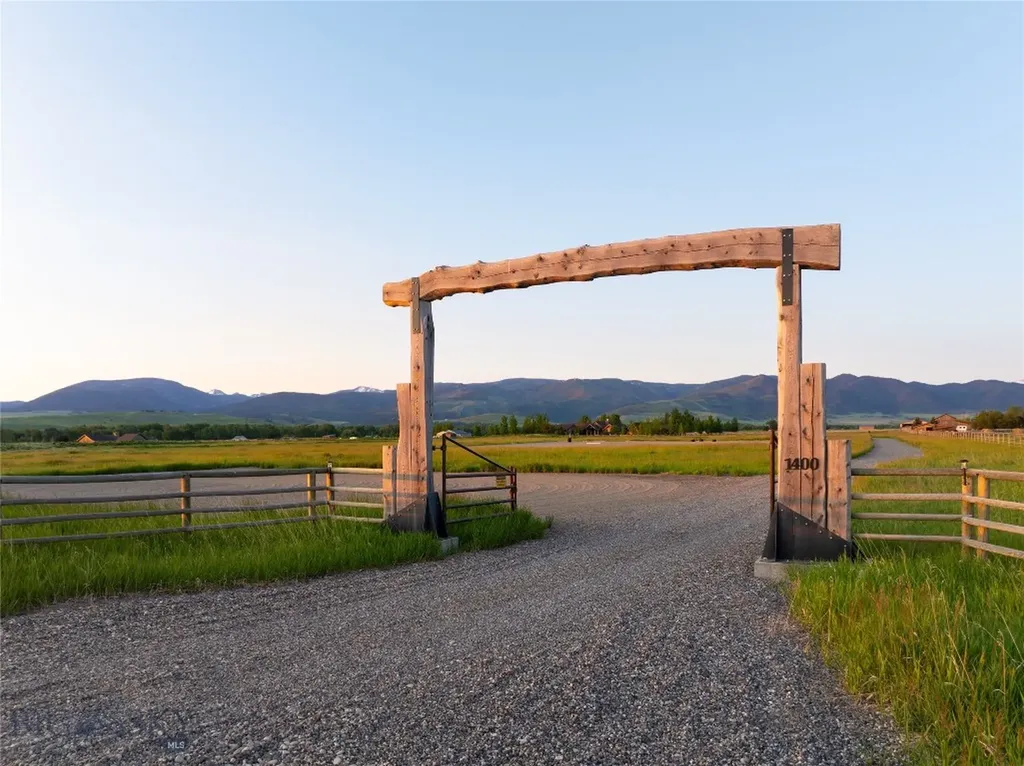 1400 Cottontail Road Gallatin Gateway MT 59730