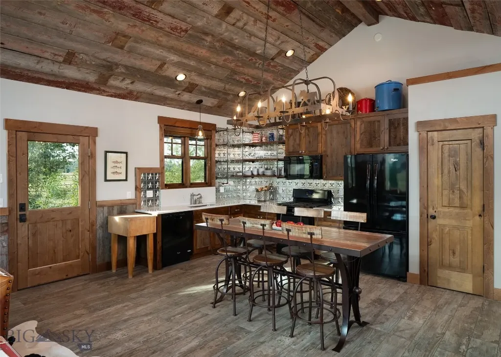 1400 Cottontail Road Gallatin Gateway MT 59730