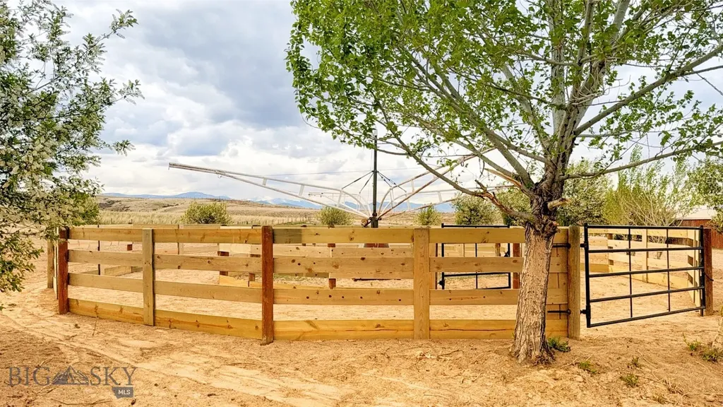 600 Blue Ribbon Lane Dillon MT 59725