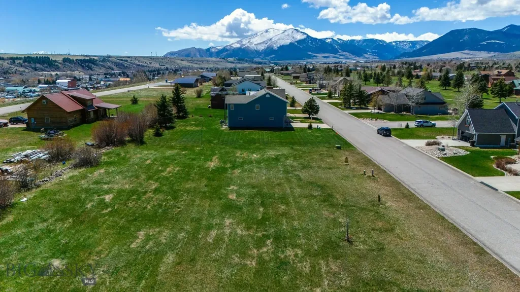 Lot 5 Lazy M Red Lodge MT 59068