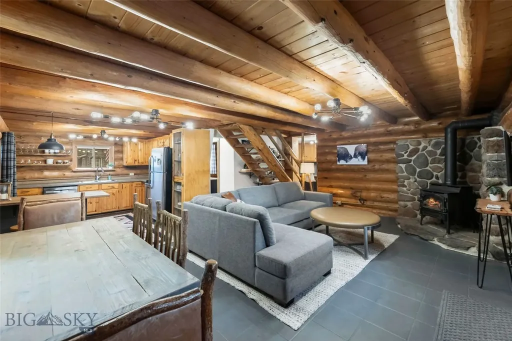 537 Jardine Road Jardine MT 59030