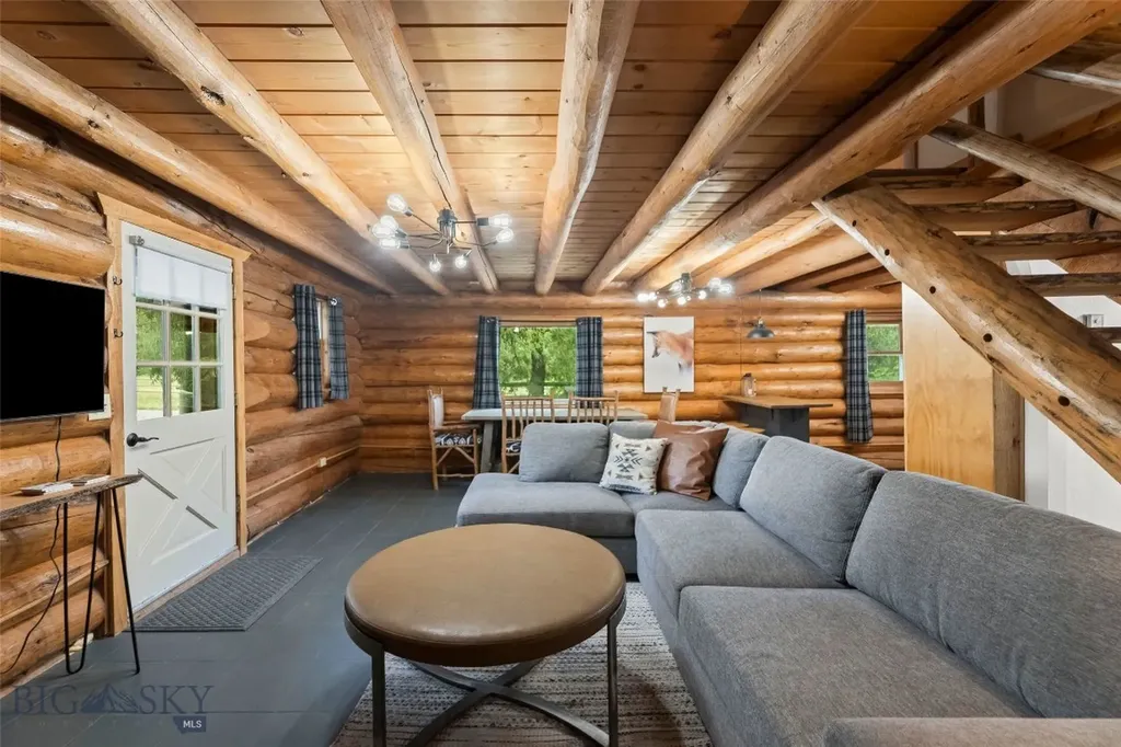 537 Jardine Road Jardine MT 59030