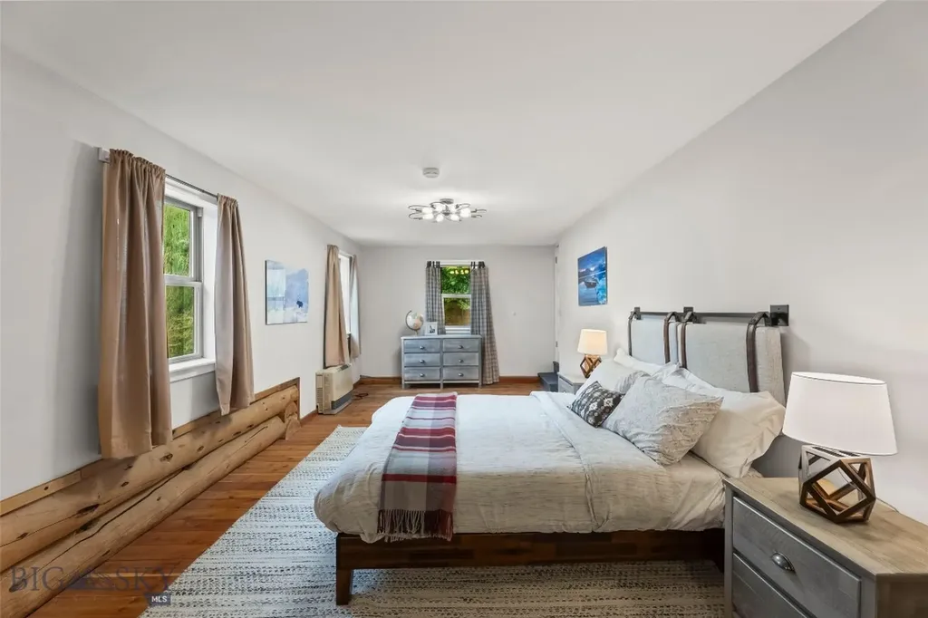 537 Jardine Road Jardine MT 59030