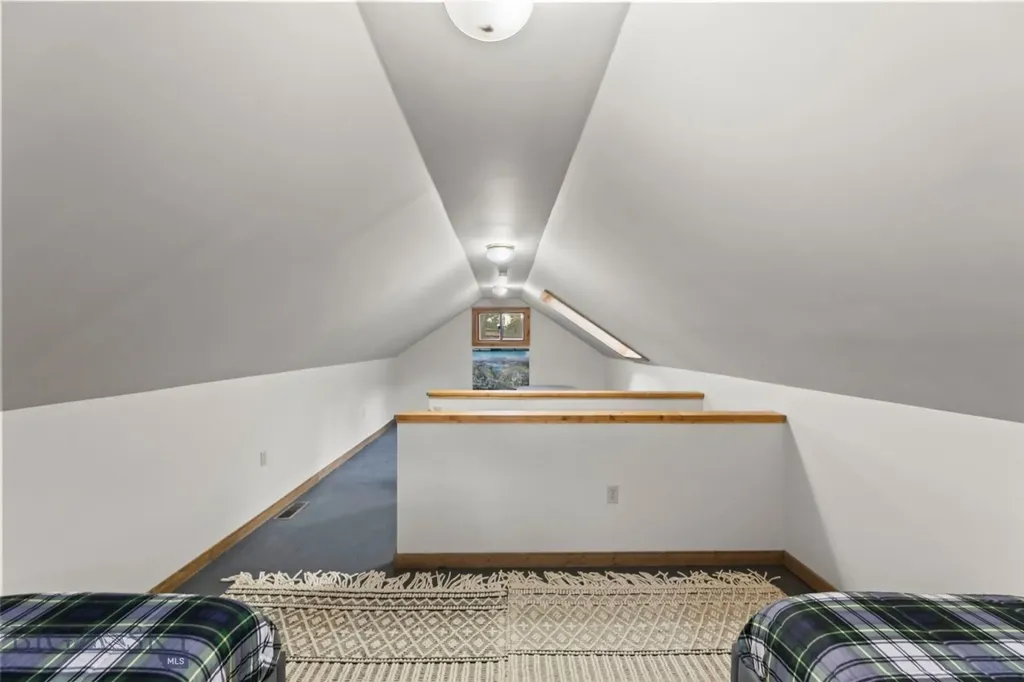 537 Jardine Road Jardine MT 59030