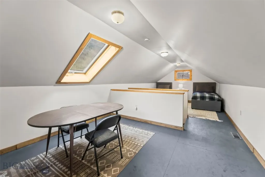 537 Jardine Road Jardine MT 59030