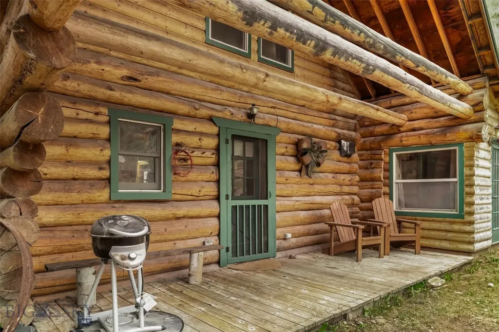 537 Jardine Road Jardine MT 59030