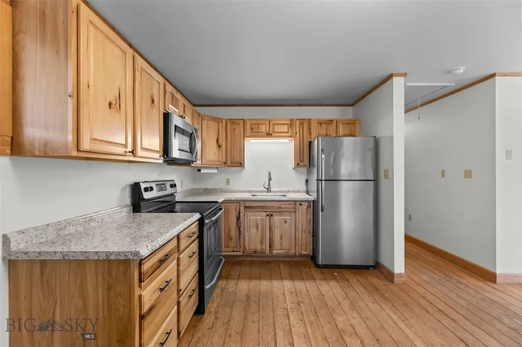 537 Jardine Road Jardine MT 59030