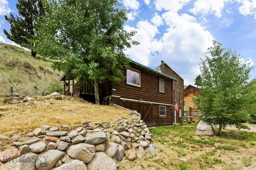 537 Jardine Road Jardine MT 59030