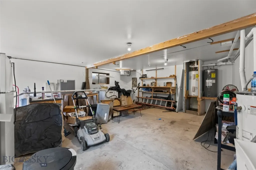 537 Jardine Road Jardine MT 59030