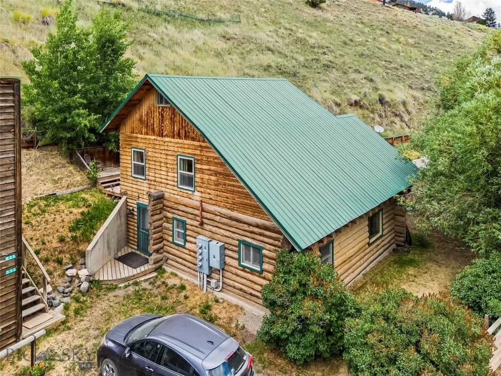 537 Jardine Road Jardine MT 59030