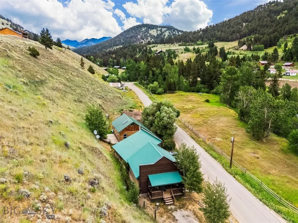 537 Jardine Road Jardine MT 59030