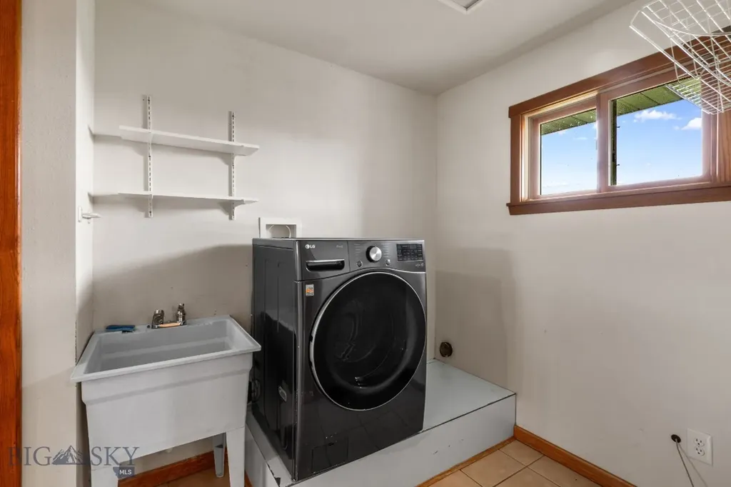 6385 Mount Highway 41 Whitehall MT 59759