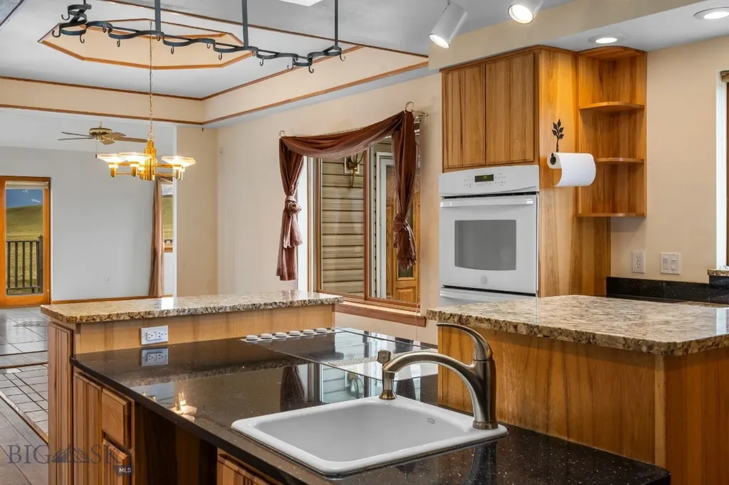 6385 Mount Highway 41 Whitehall MT 59759