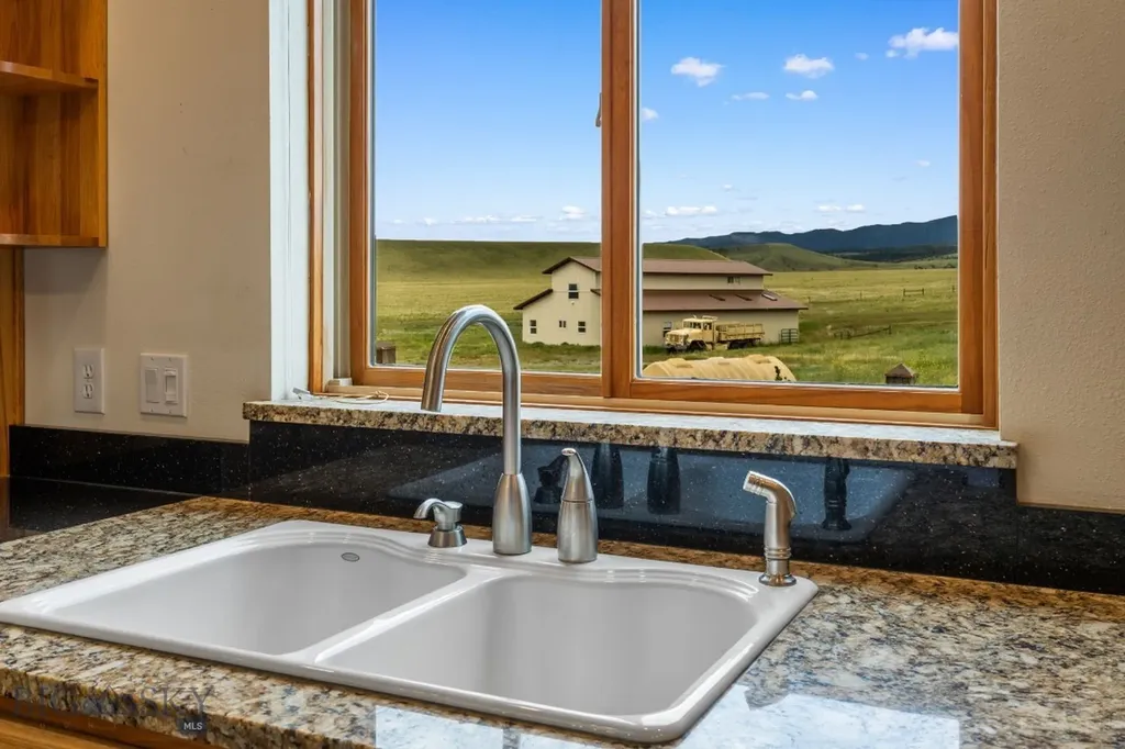 6385 Mount Highway 41 Whitehall MT 59759