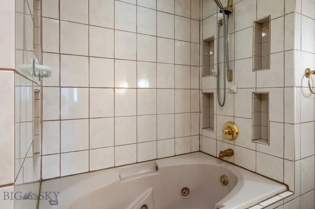 6385 Mount Highway 41 Whitehall MT 59759